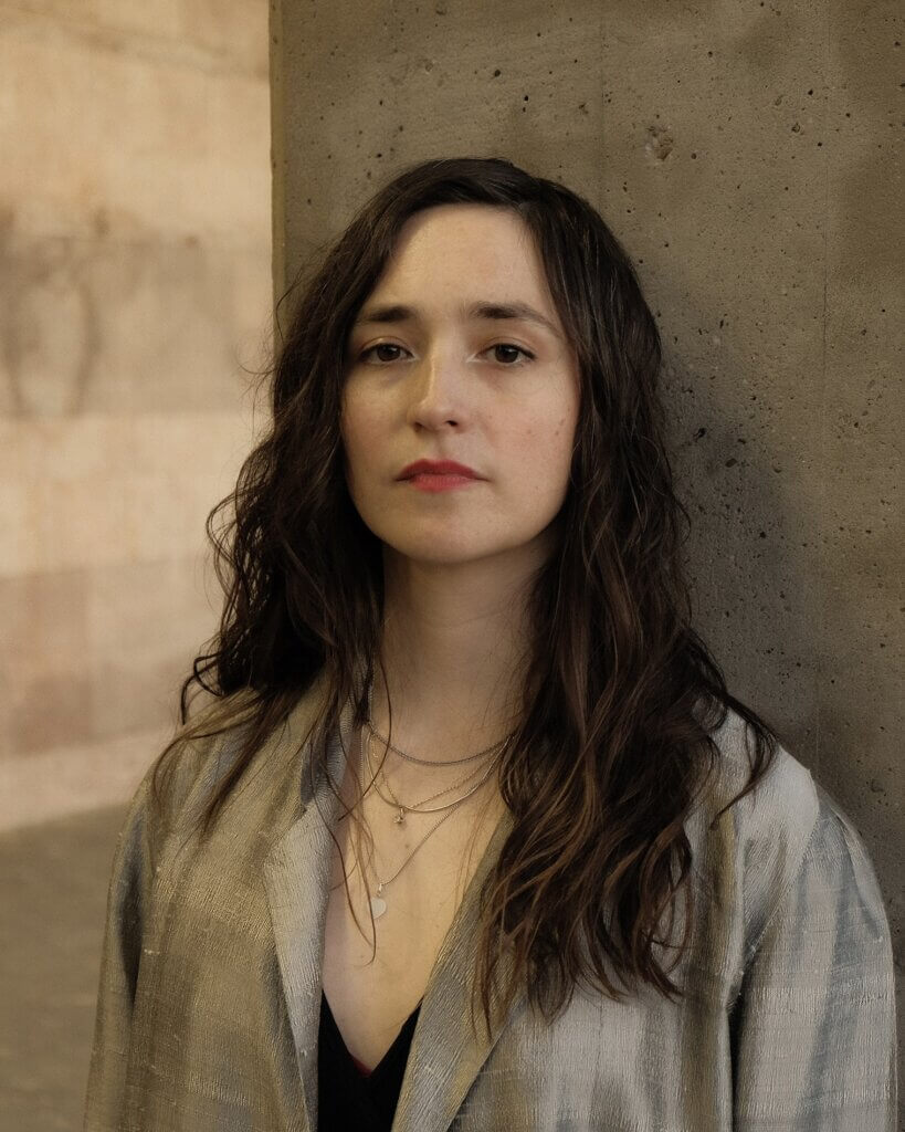 Das Bild zeigt die Künstlerin Marija Balubdžić.